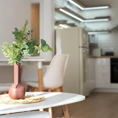 Novera - Galanda 24 アパートホテル