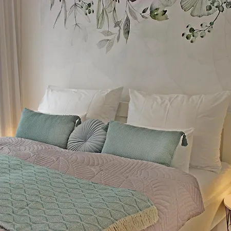 アパートホテル Novera - Galanda 24