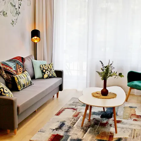 Novera - Galanda 24 アパートホテル